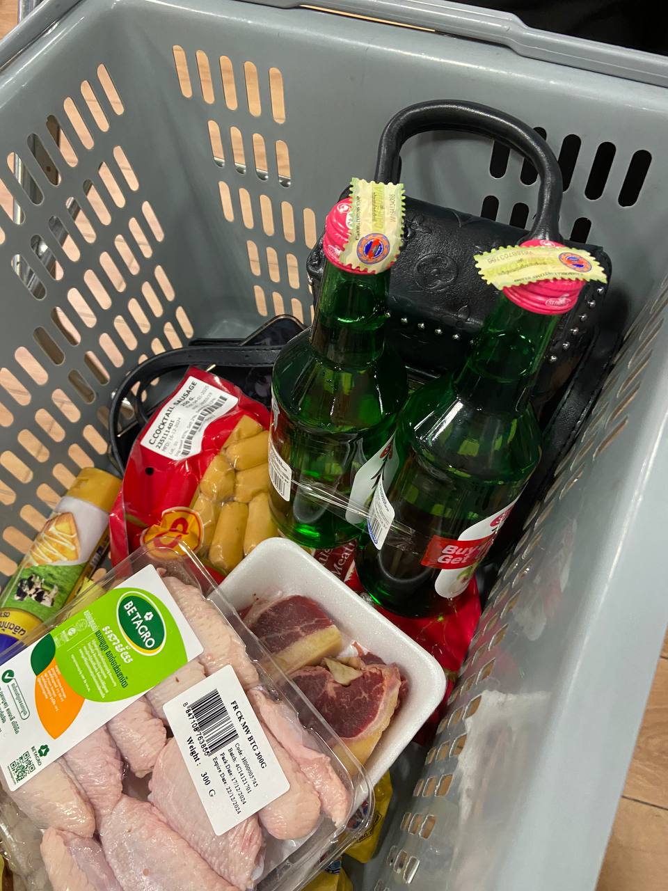 AEON 1 hosts Seonmul wine event by Da Houg Heng Enterprise